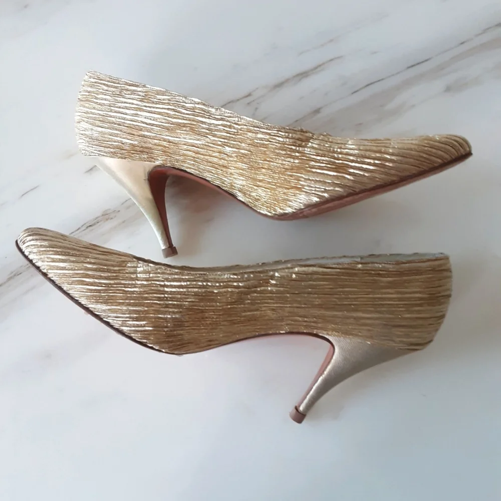 STUART WEITZMAN for MR SEYMOUR GOLD METALLIC FABRIC PUMPS 7W - Picture 1 of 7